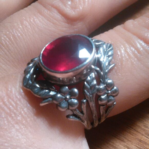 Bali Legacy Niassa Ruby Sterling Silver Solitaire Ring (Size 8) - Picture 9 of 15